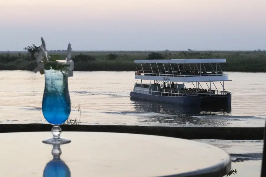 Cocktails and cruise&nbsp;boats